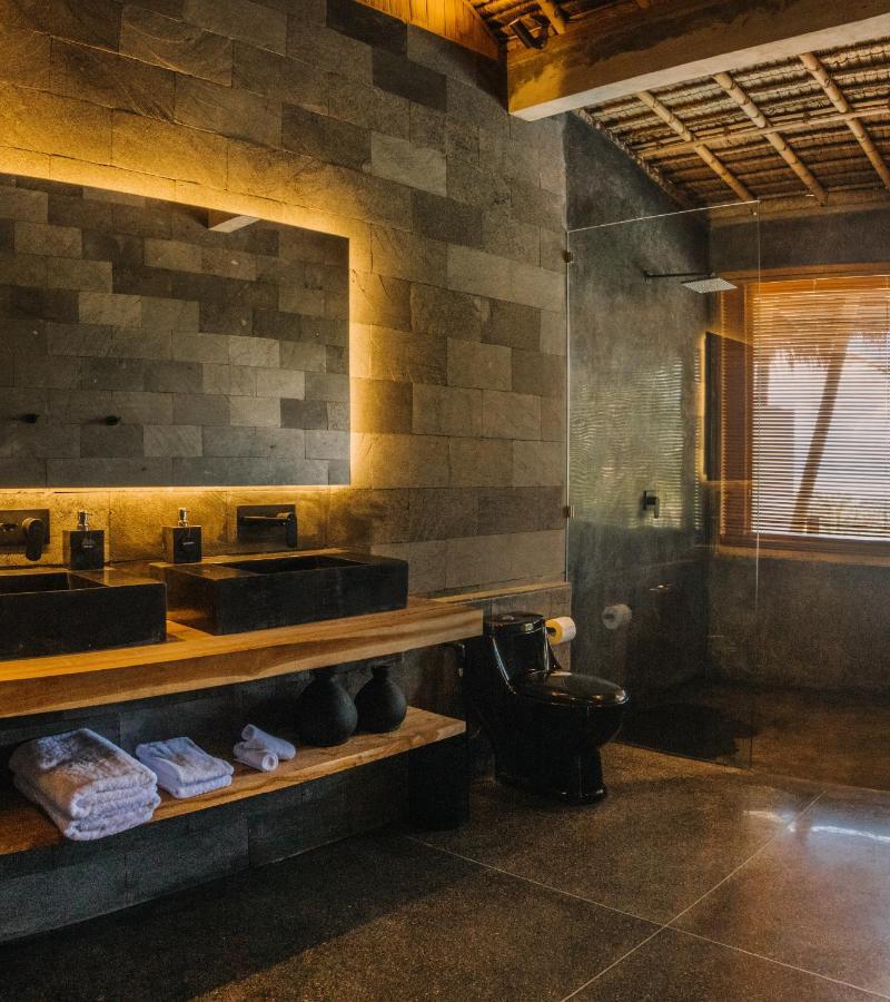 فندق Neano Escape مانغيس المظهر الخارجي الصورة Bathroom at the hotel