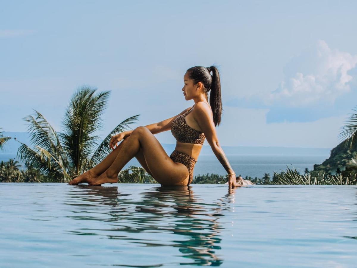 فندق Neano Escape مانغيس المظهر الخارجي الصورة A woman wearing a bikini